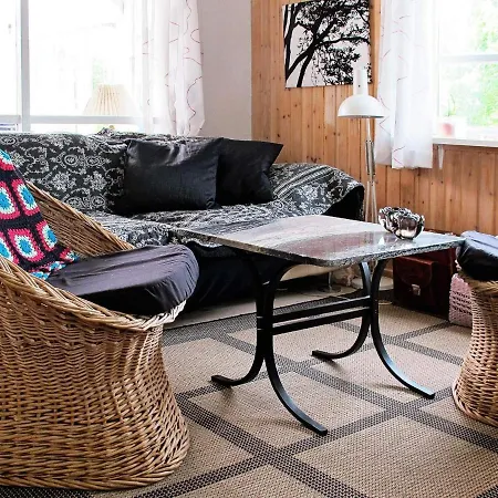 Two-bedroom Holiday In 13 *